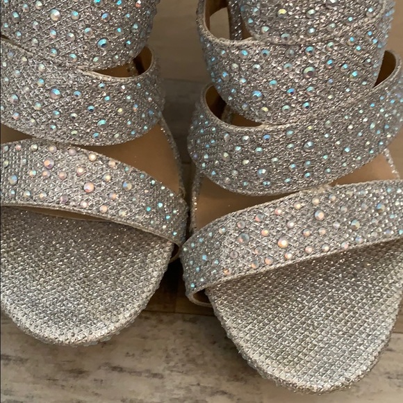 Sparkle and gem stone High heels - Picture 3 of 8